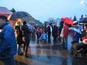 Vystoupení  dětí při rozsvícení stromu na Vlkavě, jarmark